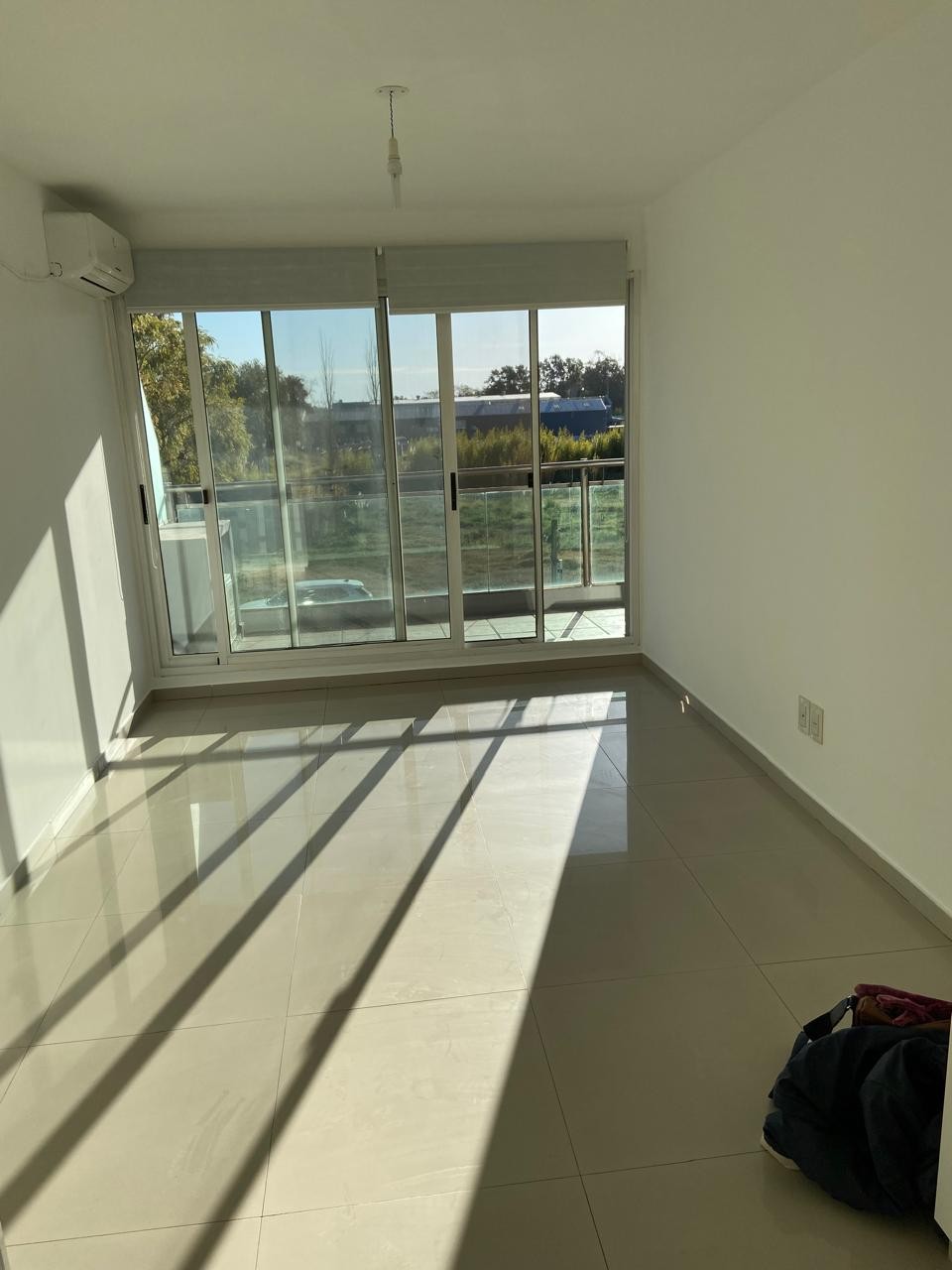 Divino Apto de 1 d, nuevo y luminoso, balcón y garage $32000 · Foto 4