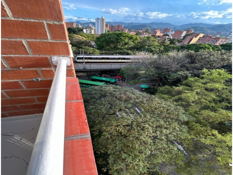 Apartamento en venta en La Floresta, Medellín · foto 2 de 20