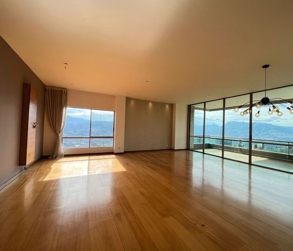 Apartamento en venta en El Poblado, Medellín · foto 3 de 20