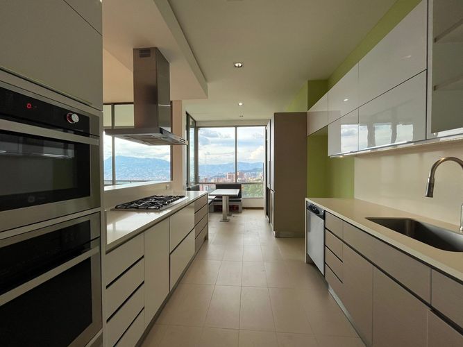 Apartamento en venta en El Poblado, Medellín · foto 9 de 20