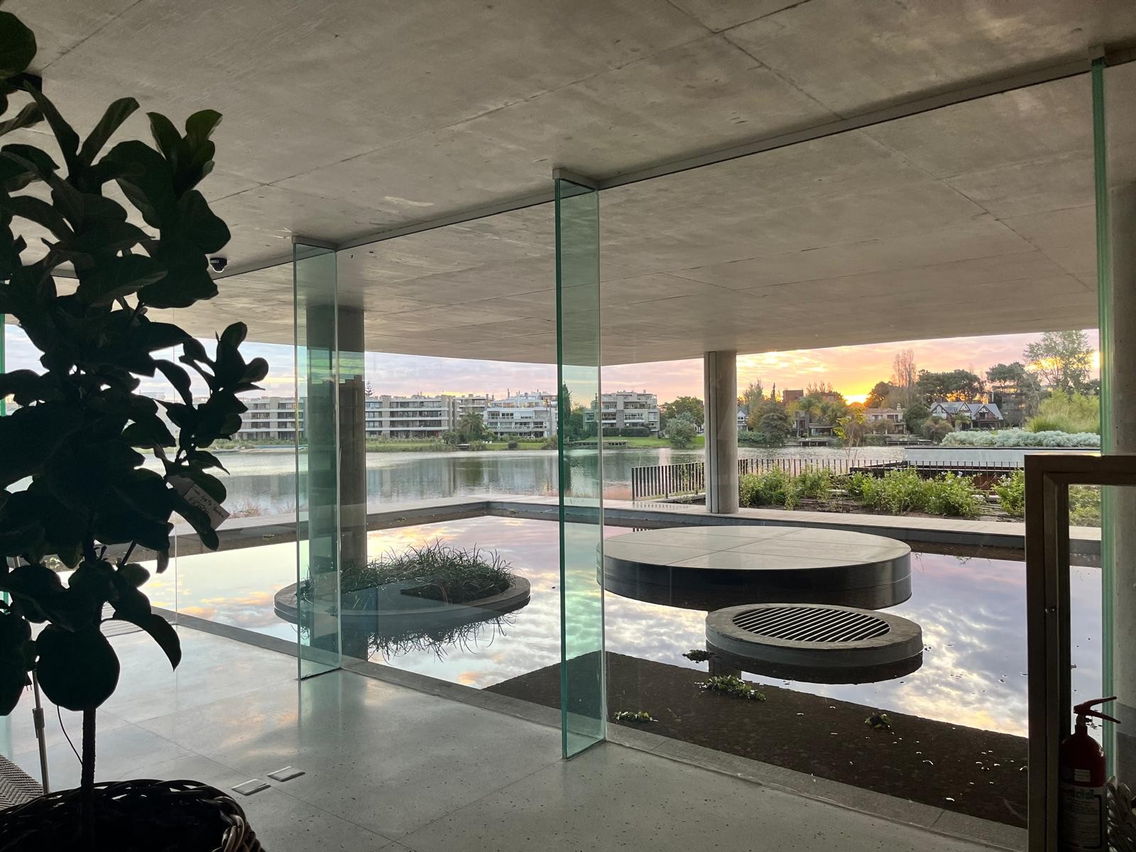 Apartamento en alquiler con vista al lago - 3 dormitorios en Avenida a la Playa Parque Miramar · Foto 9