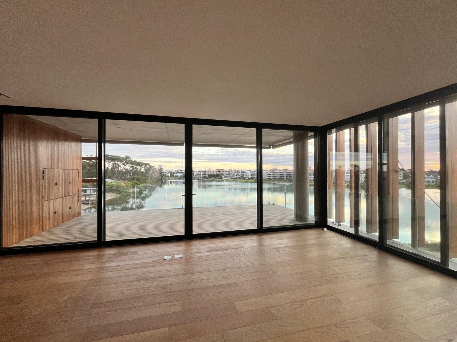 Apartamento en alquiler con vista al lago - 3 dormitorios en Avenida a la Playa Parque Miramar · Foto 2