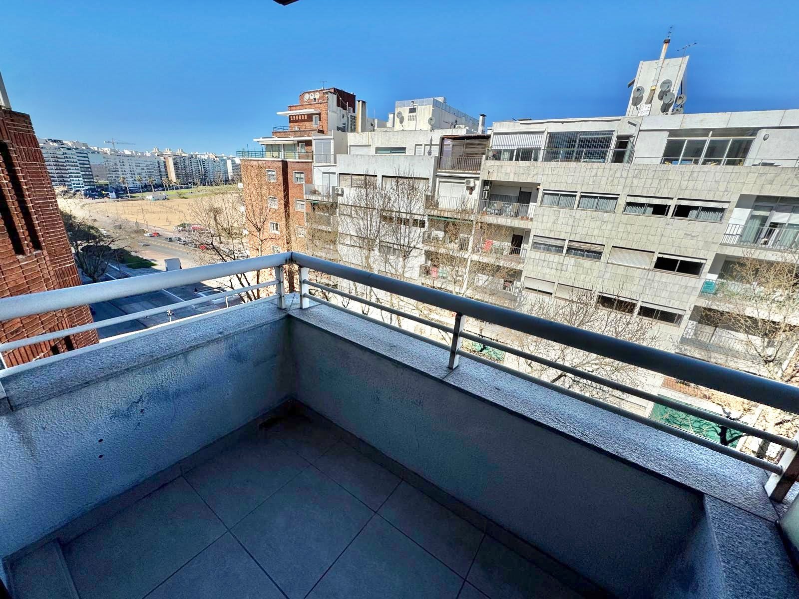 Apartamento en alquiler 2 dormitorios y garaje en Pocitos · Foto 1