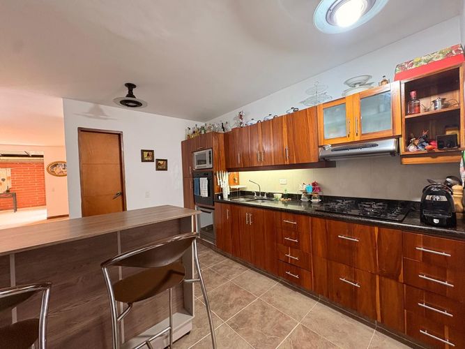 Casa de 4 alcobas en venta en San Agustin Suramerica, Itagüí, 240 m² · foto 3 de 18