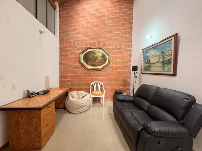 Casa de 4 alcobas en venta en San Agustin Suramerica, Itagüí, 240 m² · foto 8 de 18