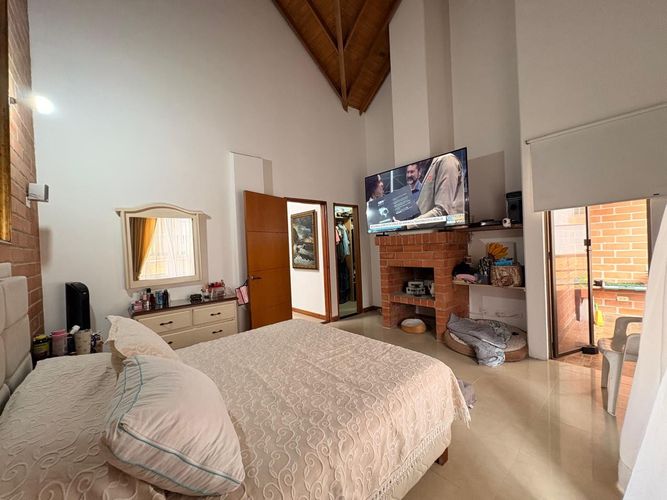 Casa de 4 alcobas en venta en San Agustin Suramerica, Itagüí, 240 m² · foto 12 de 18