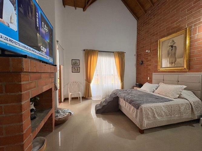 Casa de 4 alcobas en venta en San Agustin Suramerica, Itagüí, 240 m² · foto 15 de 18