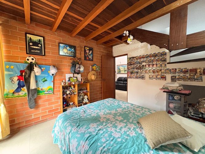 Casa de 4 alcobas en venta en San Agustin Suramerica, Itagüí, 240 m² · foto 18 de 18
