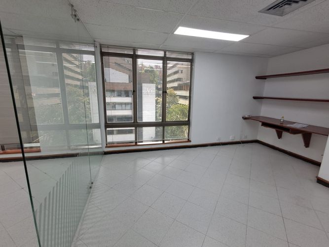 Oficina en arriendo en Villa Carlota, Medellín, 40 m² · foto 3 de 6