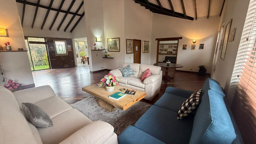Casa de 3 alcobas en venta en Vereda La Balsa, Chía, 290 m² · foto 2 de 24
