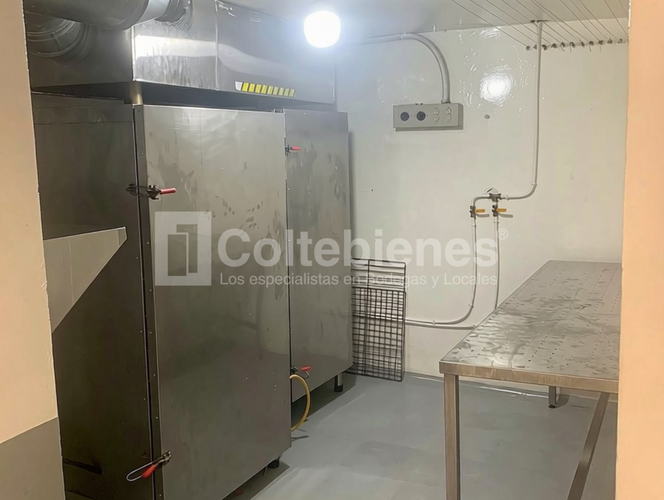 Bodega en venta en Viviendas Del Sur, Itagüí, 190 m² · foto 4 de 12