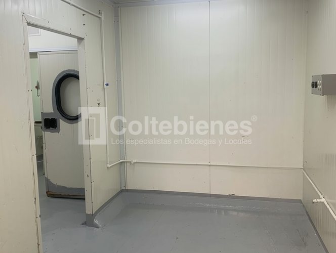 Bodega en venta en Viviendas Del Sur, Itagüí, 190 m² · foto 7 de 12