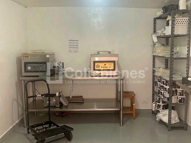 Bodega en venta en Viviendas Del Sur, Itagüí, 190 m² · foto 9 de 12