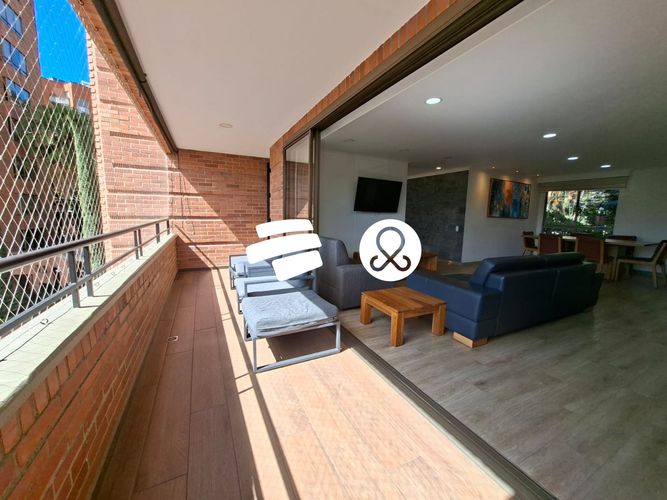 Apartamento de 3 alcobas en venta en El Tesoro, Medellín, 142 m² · foto 1 de 19