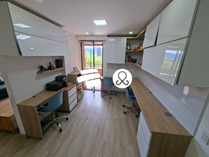 Apartamento de 3 alcobas en venta en El Tesoro, Medellín, 142 m² · foto 9 de 19