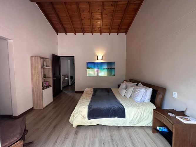 Casa de 3 alcobas en venta en El Tesoro, Medellín, 200 m² · foto 11 de 20