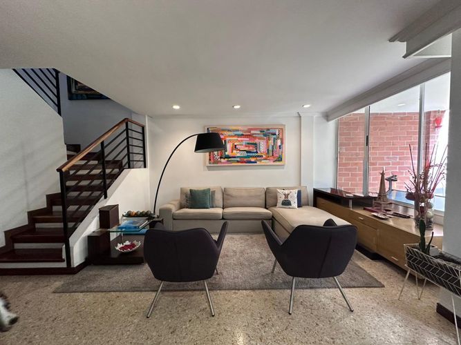 Casa de 3 alcobas en venta en El Tesoro, Medellín, 200 m² · foto 2 de 20