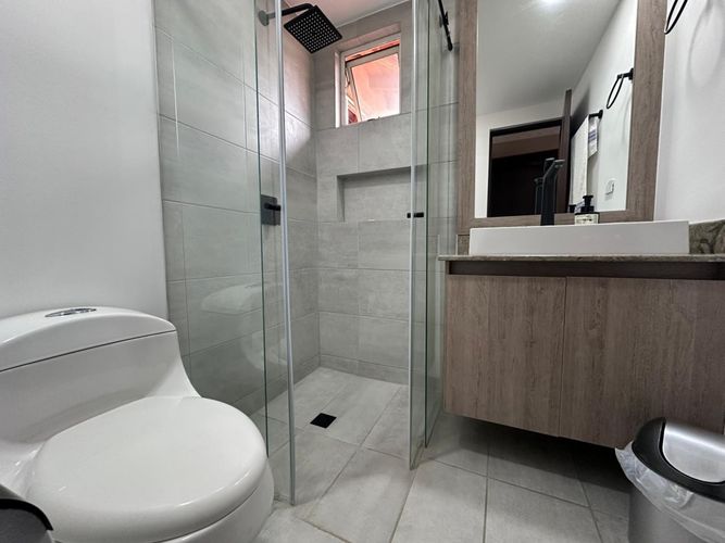 Casa de 3 alcobas en venta en El Tesoro, Medellín, 200 m² · foto 13 de 20