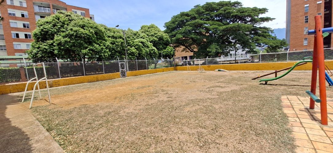Apartamento de 3 alcobas en venta en Quintas De Don Simon, Cali, 70 m² · foto 18 de 23