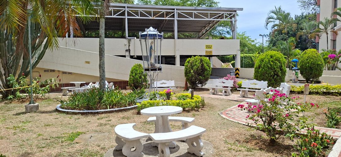 Apartamento de 3 alcobas en venta en Quintas De Don Simon, Cali, 70 m² · foto 20 de 23