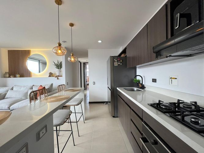 Apartamento de 3 alcobas en arriendo en El Poblado, Medellín, 90 m² · foto 5 de 14