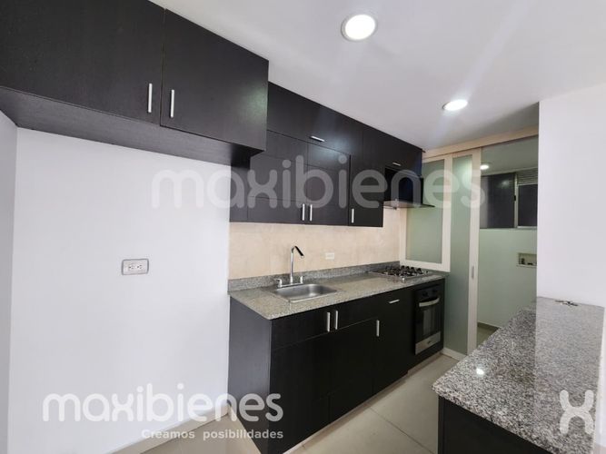 Apartamento de 3 alcobas en arriendo en Villa Carlota, Medellín, 85 m² · foto 2 de 13