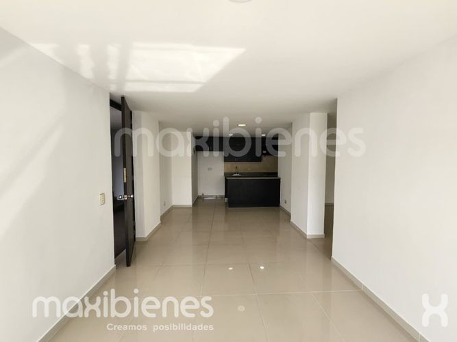 Apartamento de 3 alcobas en arriendo en Villa Carlota, Medellín, 85 m² · foto 3 de 13