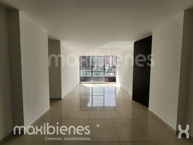 Apartamento de 3 alcobas en arriendo en Villa Carlota, Medellín, 85 m² · foto 4 de 13