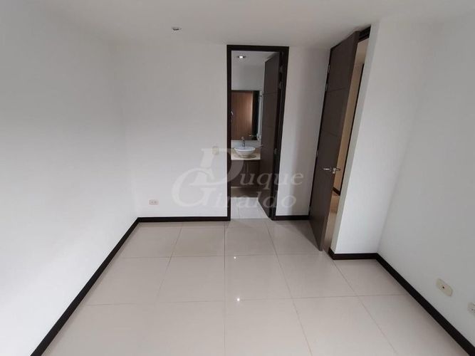 Apartamento de 3 alcobas en venta en Loma De La Doctora, Sabaneta, 85 m² · foto 9 de 13