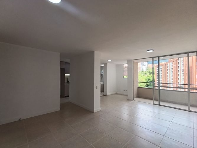 Apartamento de 3 alcobas en arriendo en Loma Del Esmeraldal, Envigado, 90 m² · foto 3 de 20