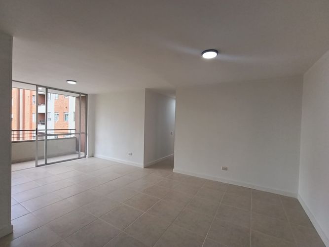 Apartamento de 3 alcobas en arriendo en Loma Del Esmeraldal, Envigado, 90 m² · foto 4 de 20