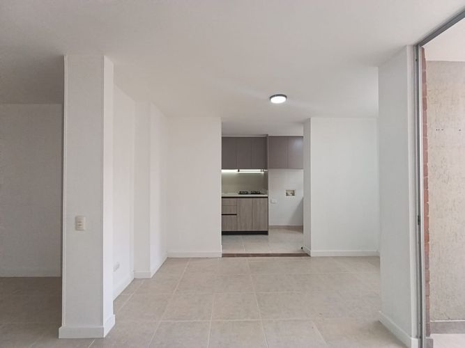 Apartamento de 3 alcobas en arriendo en Loma Del Esmeraldal, Envigado, 90 m² · foto 6 de 20