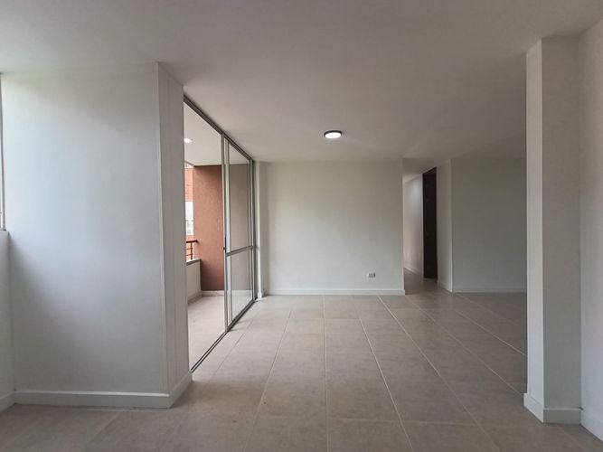 Apartamento de 3 alcobas en arriendo en Loma Del Esmeraldal, Envigado, 90 m² · foto 8 de 20