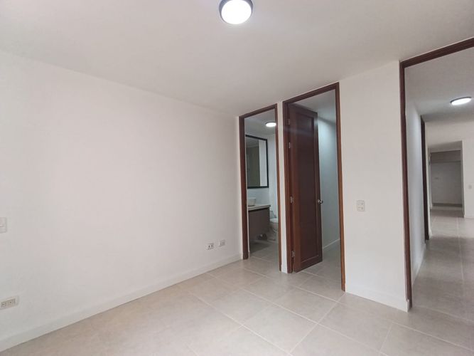 Apartamento de 3 alcobas en arriendo en Loma Del Esmeraldal, Envigado, 90 m² · foto 19 de 20