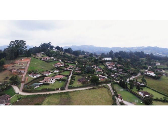 Lote en venta en Llano Grande, Rionegro, 3024 m² · foto 4 de 4