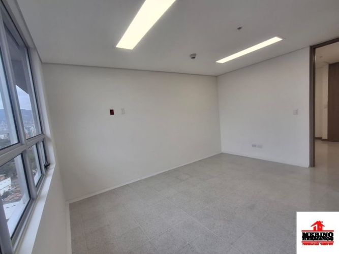 Consultorio en venta en Los Pinos, Medellín, 29 m² · foto 4 de 12