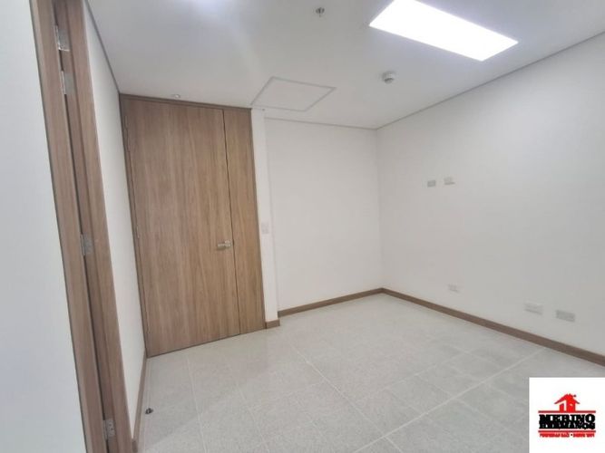 Consultorio en venta en Los Pinos, Medellín, 29 m² · foto 8 de 12