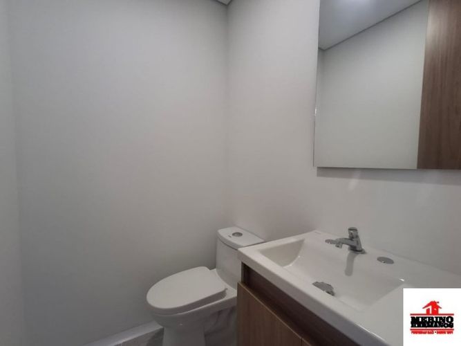 Consultorio en venta en Los Pinos, Medellín, 29 m² · foto 11 de 12