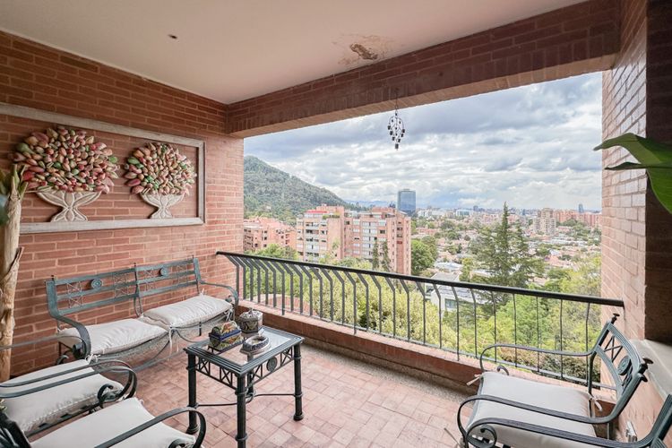 Apartamento de 4 alcobas en venta en Santa Barbara Alta, Bogotá, 404 m² · foto 5 de 24