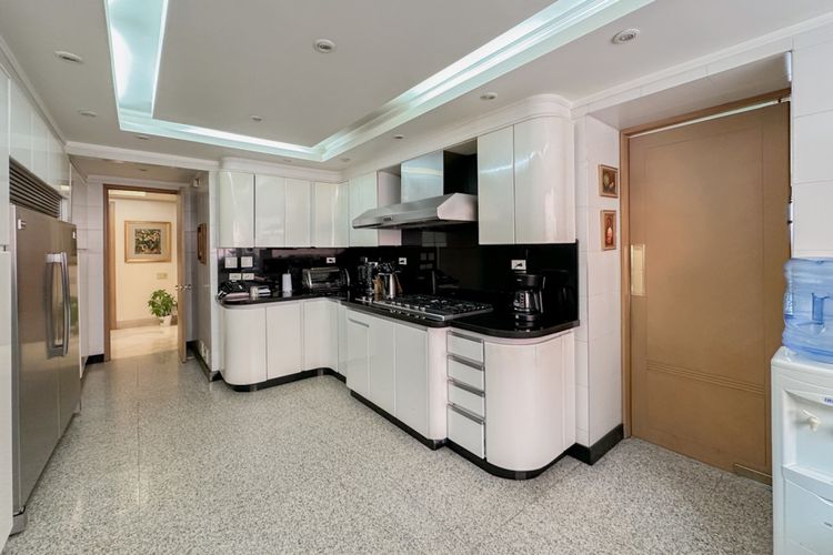 Apartamento de 4 alcobas en venta en Santa Barbara Alta, Bogotá, 404 m² · foto 10 de 24
