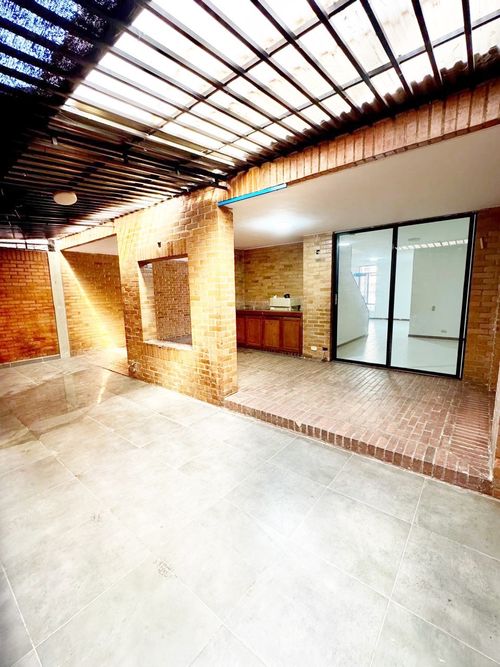 Casa de 3 alcobas en venta en Valle Del Lili, Cali, 190 m² · foto 2 de 22