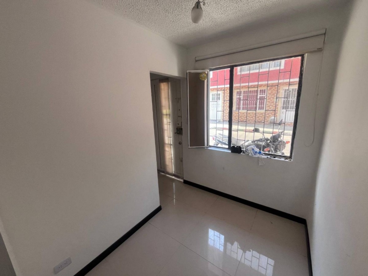 Casa en venta en Castilla, Bogotá · foto 3 de 24