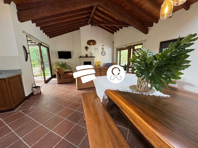 Finca en venta en El Carmen De Viboral, El Carmen de Viboral, 3850 m² · foto 4 de 24