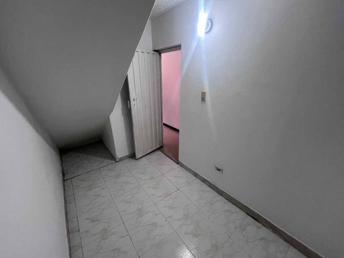 Casa en venta en Castilla, Bogotá · foto 5 de 24