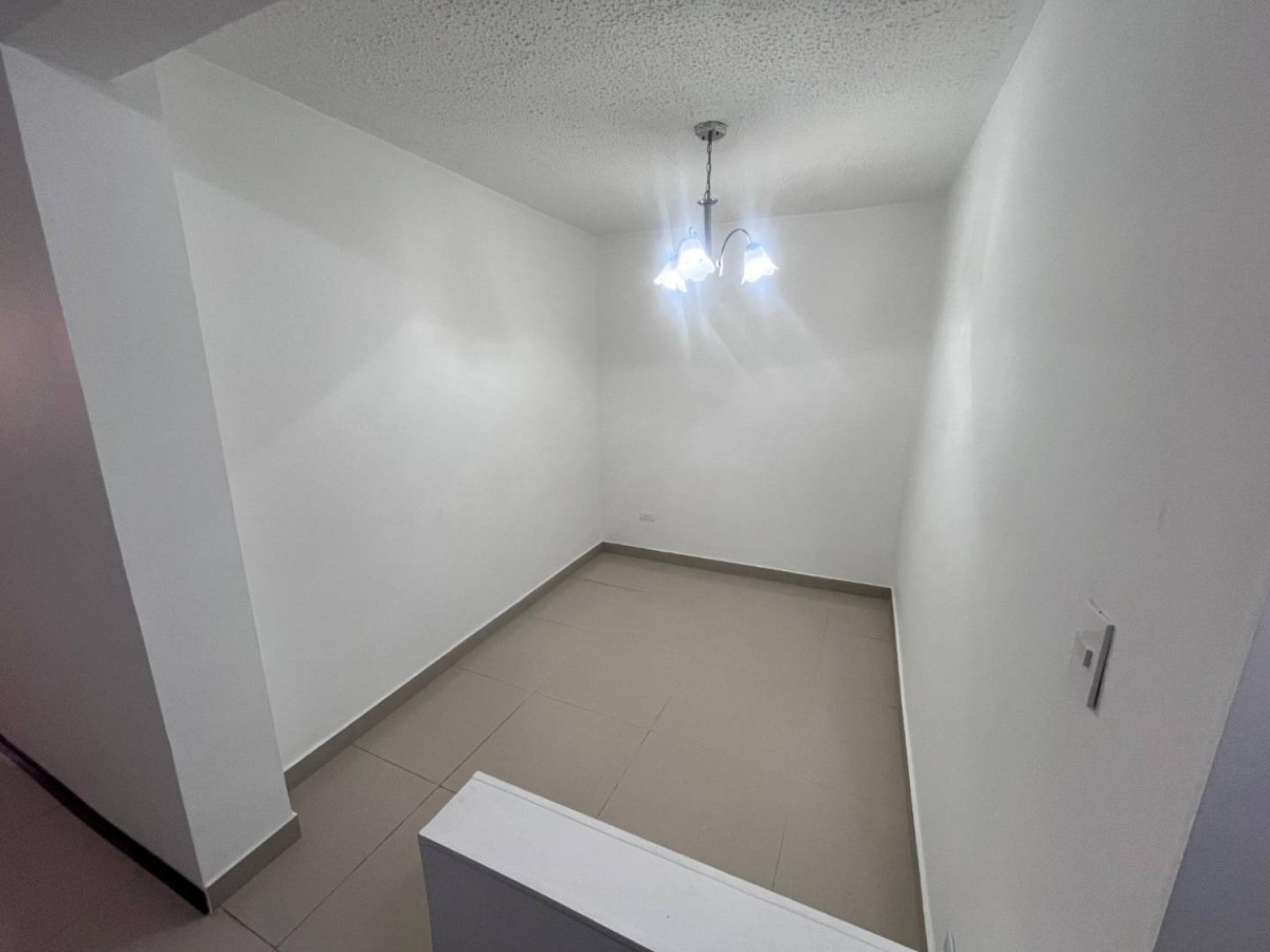 Casa en venta en Castilla, Bogotá · foto 8 de 24