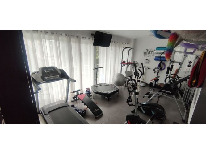 Casa de 5 alcobas en venta en Las Lomitas, Sabaneta, 477 m² · foto 10 de 13