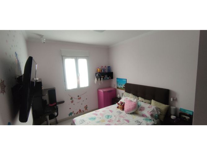 Casa de 5 alcobas en venta en Las Lomitas, Sabaneta, 477 m² · foto 11 de 13