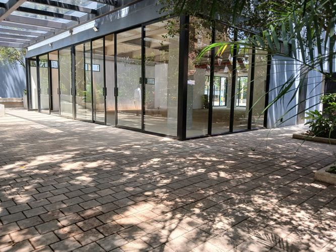 Local en arriendo en El Poblado, Medellín, 490 m² · foto 2 de 14