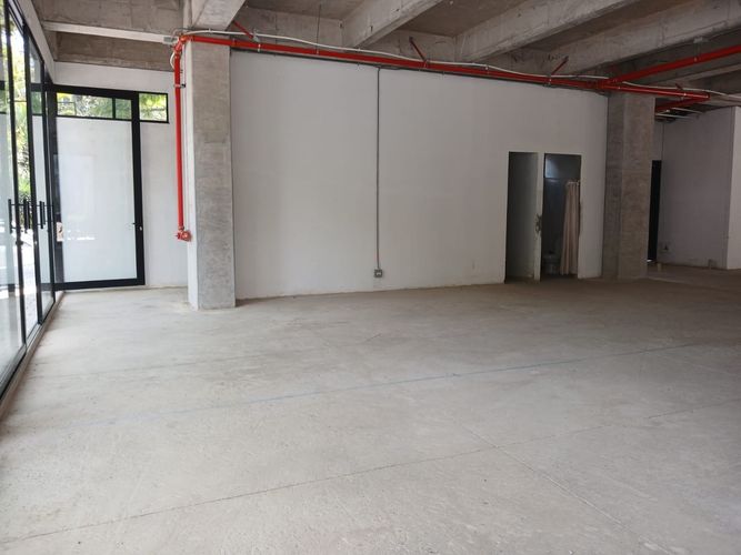 Local en arriendo en El Poblado, Medellín, 490 m² · foto 3 de 14