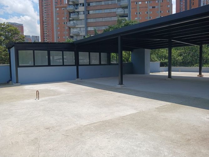 Local en arriendo en El Poblado, Medellín, 490 m² · foto 10 de 14